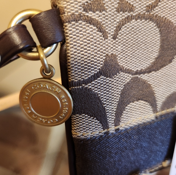 Coach Wristlet NWT COA - Picture 2 of 6